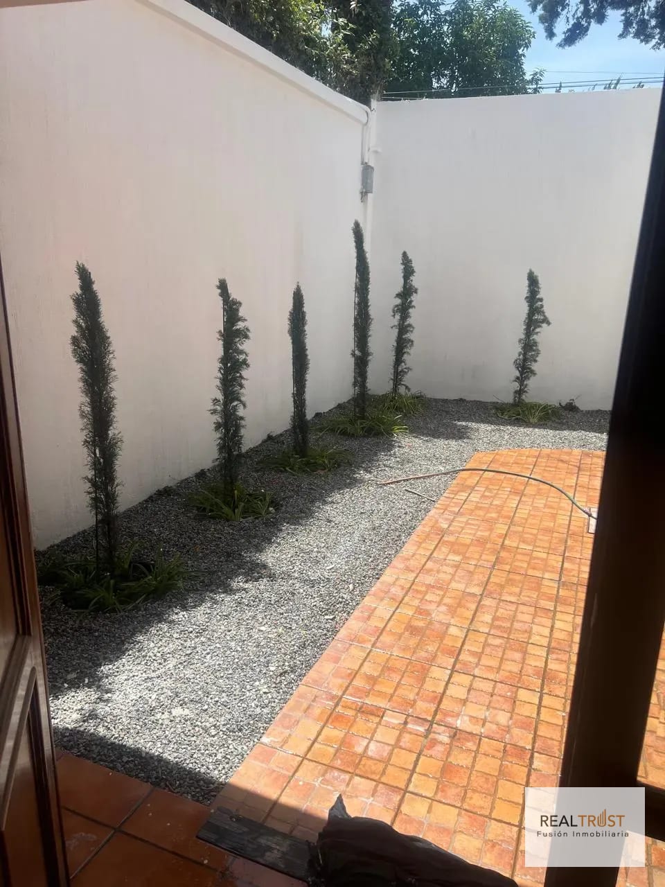 PROPIEDAD EN RENTA PARA OFICINAS A PUERTA CERRADA — Casa en Alquiler en Zona 14, Guatemala, Ciudad — foto 6 de 15