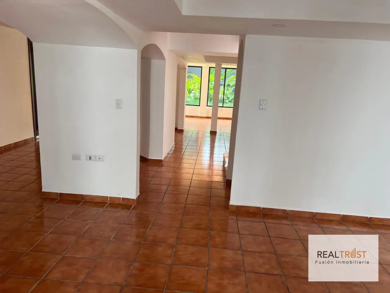 PROPIEDAD EN RENTA PARA OFICINAS A PUERTA CERRADA — Casa en Alquiler en Zona 14, Guatemala, Ciudad — foto 14 de 15