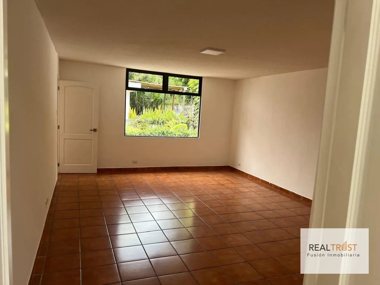 PROPIEDAD EN RENTA PARA OFICINAS A PUERTA CERRADA — Casa en Alquiler en Zona 14, Guatemala, Ciudad — foto 15 de 15