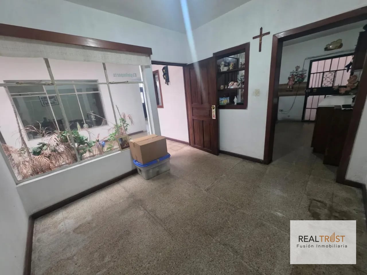 CASA EN VENTA ZONA 7 CALZADO MATEO FLORES PARA OFICINAS O VIVIENDA — Casa en Venta en Zona 7, Guatemala, Ciudad — foto 5 de 13