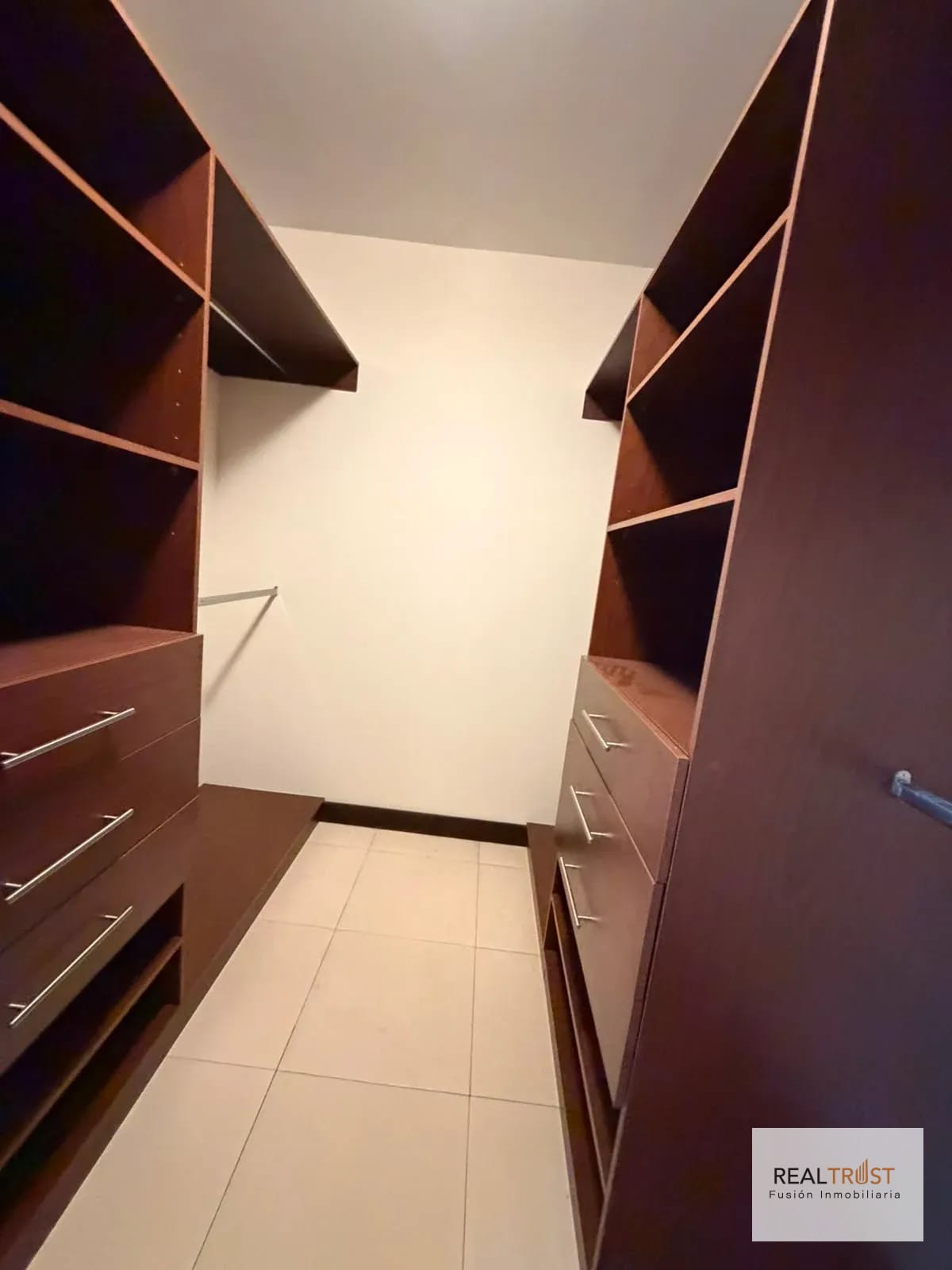 Apartamento en Renta Cobella Zona 14 — Apartamento en Alquiler en Zona 14, Guatemala, Ciudad — foto 15 de 16