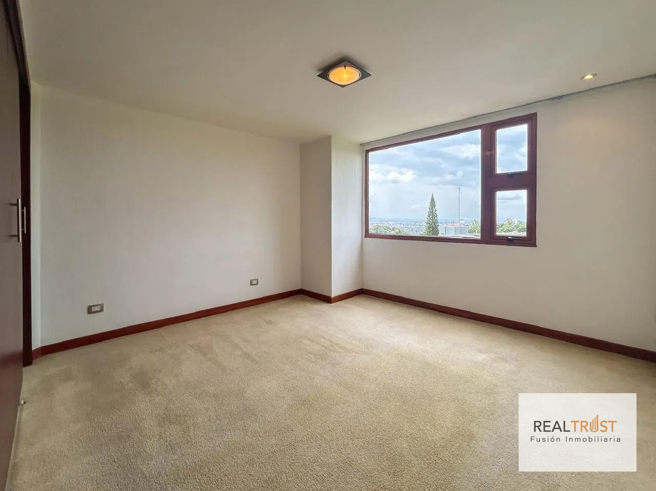 Lindo Penthouse en Venta Zona 15, Vista Hermosa 1 — Apartamento en Venta en Zona 15, Guatemala, Ciudad — foto 5 de 16