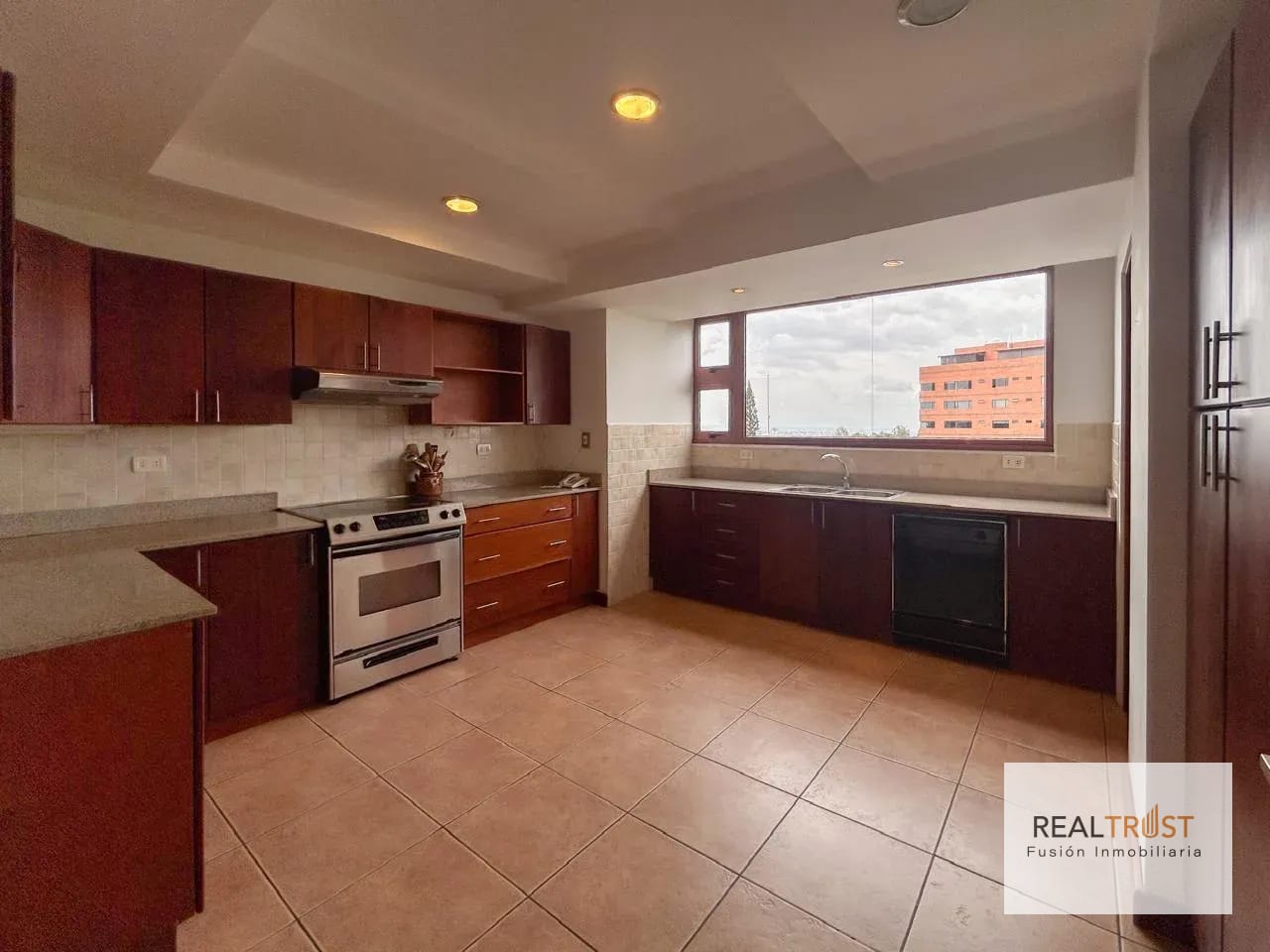 Lindo Penthouse en Venta Zona 15, Vista Hermosa 1 — Apartamento en Venta en Zona 15, Guatemala, Ciudad — foto 7 de 16