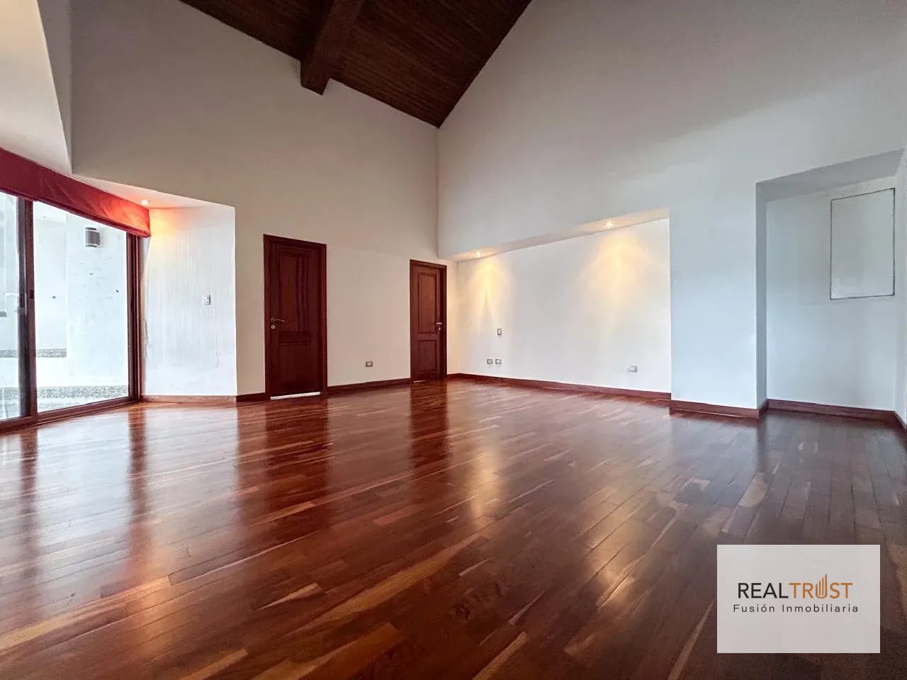 Lindo Penthouse en Venta Zona 15, Vista Hermosa 1 — Apartamento en Venta en Zona 15, Guatemala, Ciudad — foto 14 de 16