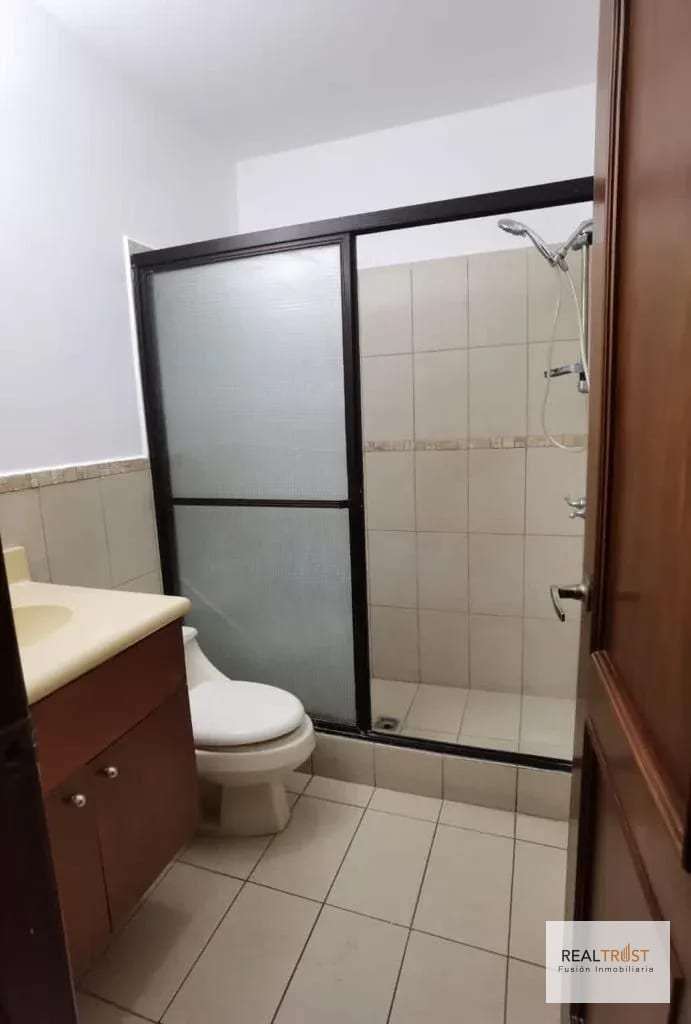 Precioso y amplio apartamento en Colonia Oakland. — Apartamento en Venta en Zona 10, Guatemala, Ciudad — foto 3 de 17