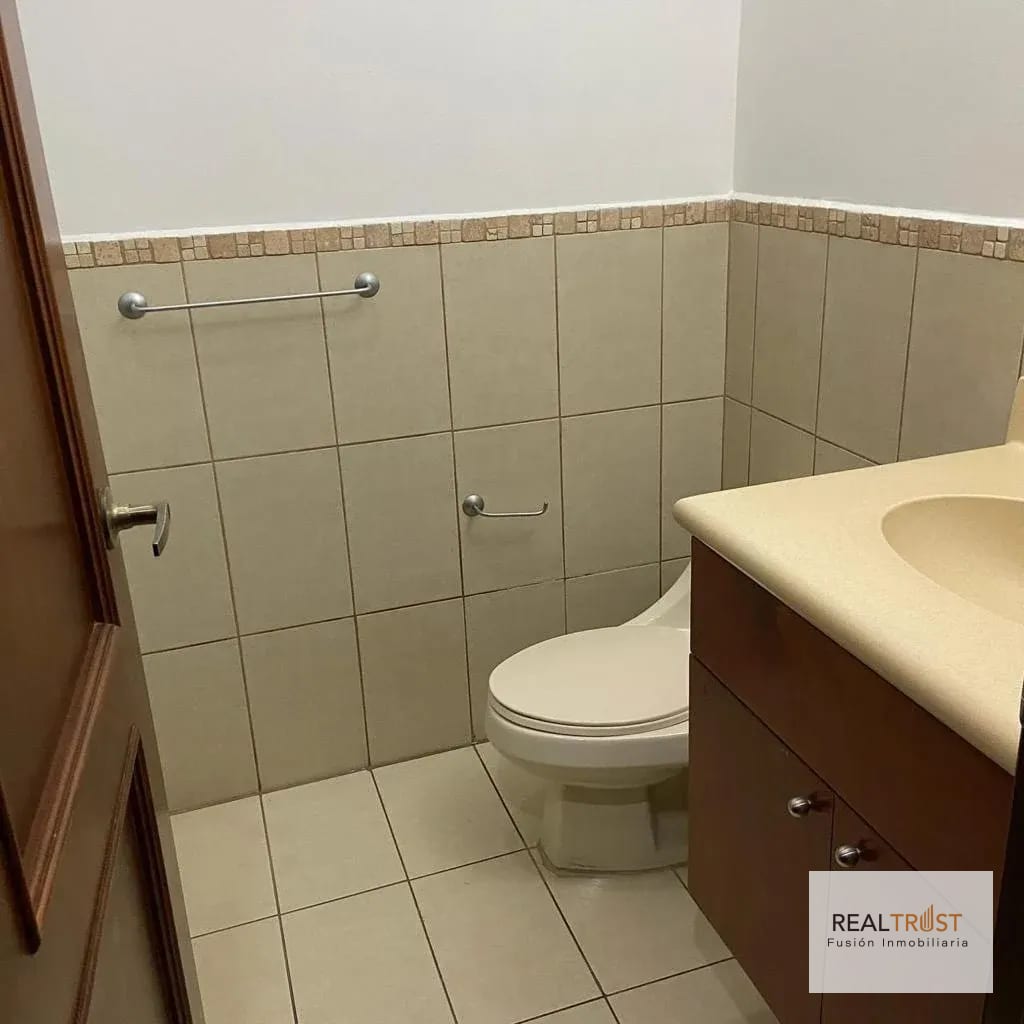 Precioso y amplio apartamento en Colonia Oakland. — Apartamento en Venta en Zona 10, Guatemala, Ciudad — foto 11 de 17