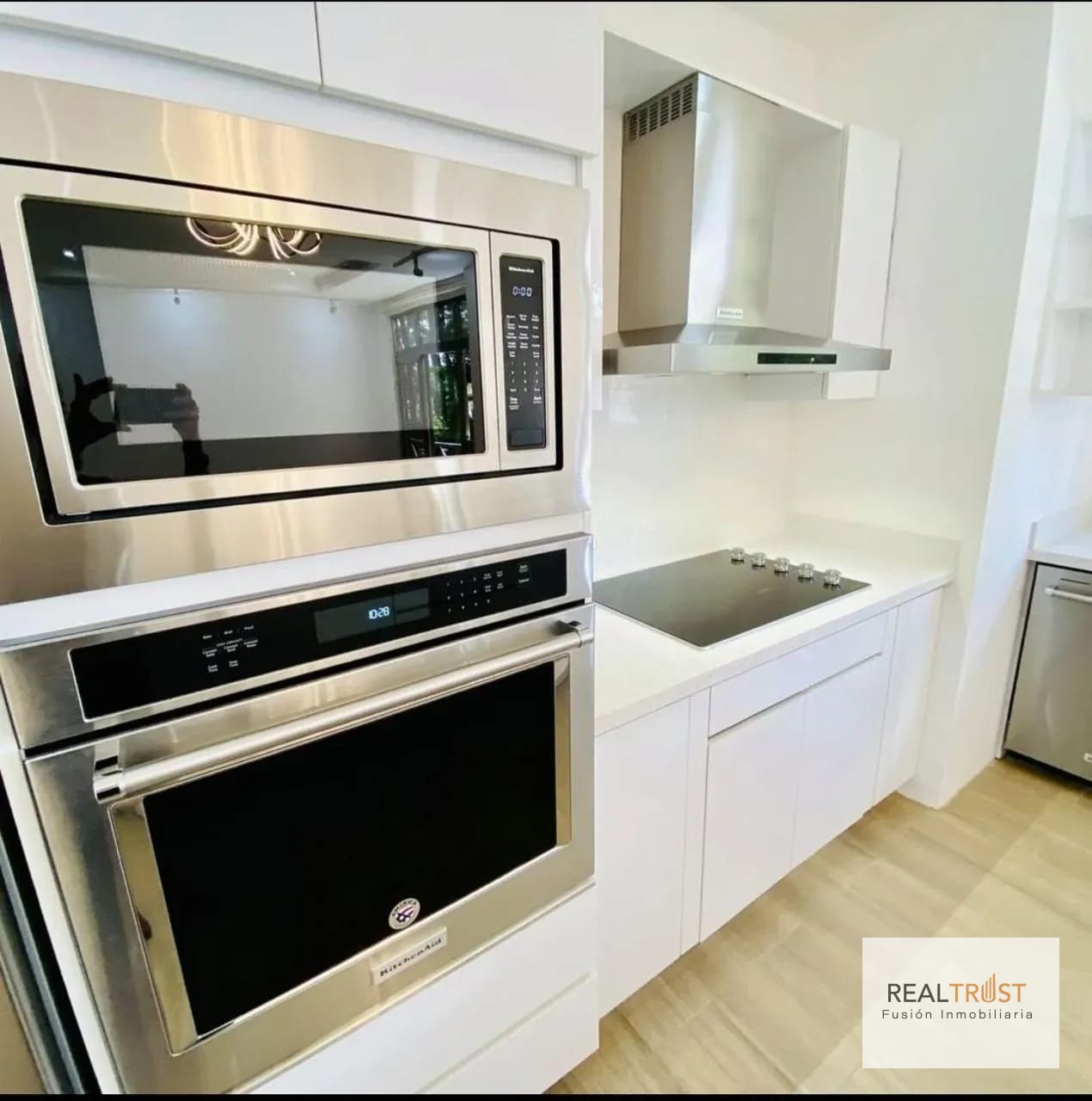 Precioso y amplio apartamento en Colonia Oakland. — Apartamento en Venta en Zona 10, Guatemala, Ciudad — foto 12 de 17