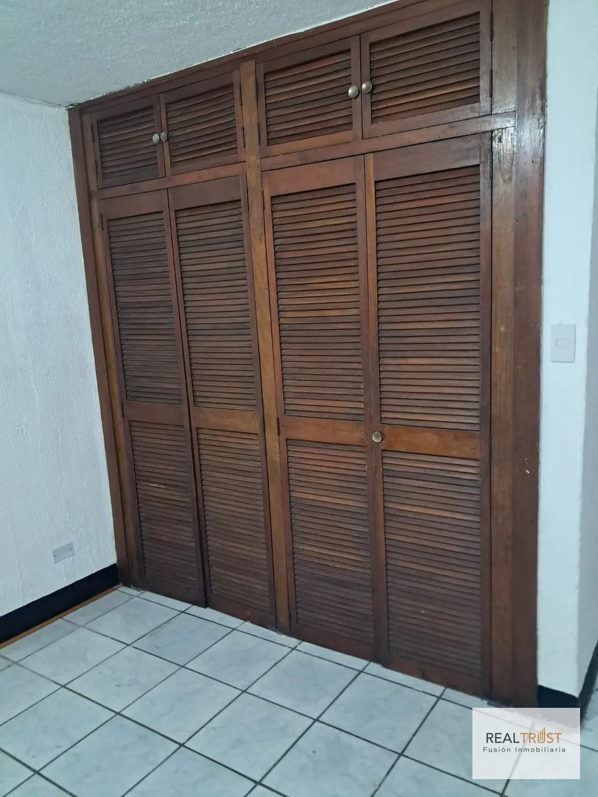 Amplio apartamento tipo casa en renta | Zona 1 | Primer nivel — Apartamento en Alquiler en Zona 1, Guatemala, Ciudad — foto 9 de 15