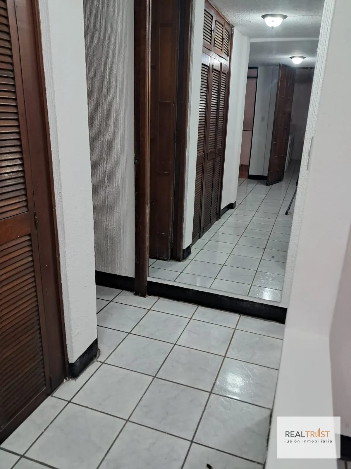 Amplio apartamento tipo casa en renta | Zona 1 | Primer nivel — Apartamento en Alquiler en Zona 1, Guatemala, Ciudad — foto 10 de 15