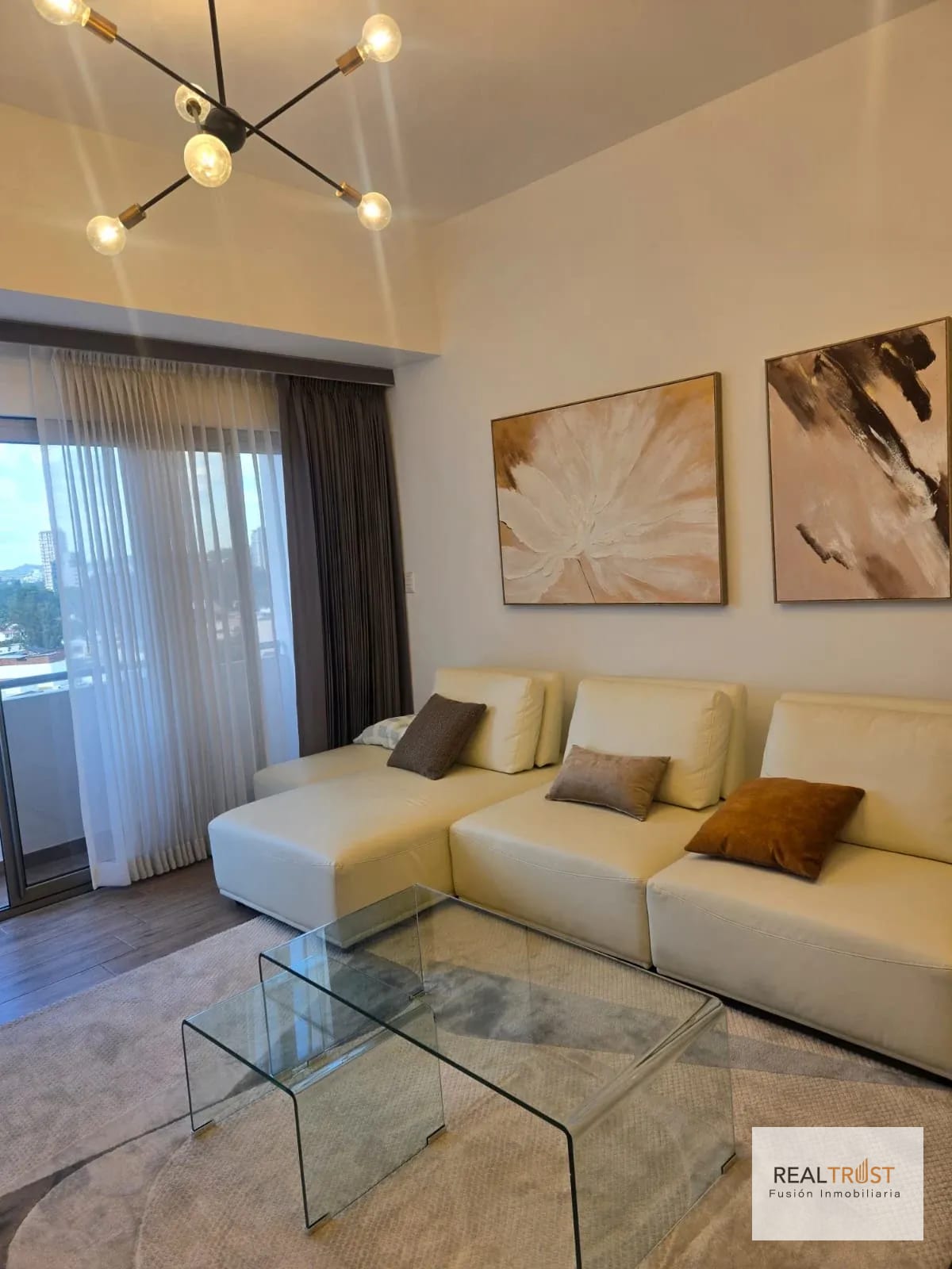 Apartamento en renta en Casalini Zona 10 — Apartamento en Alquiler en Zona 10, Guatemala, Ciudad — foto 1 de 8