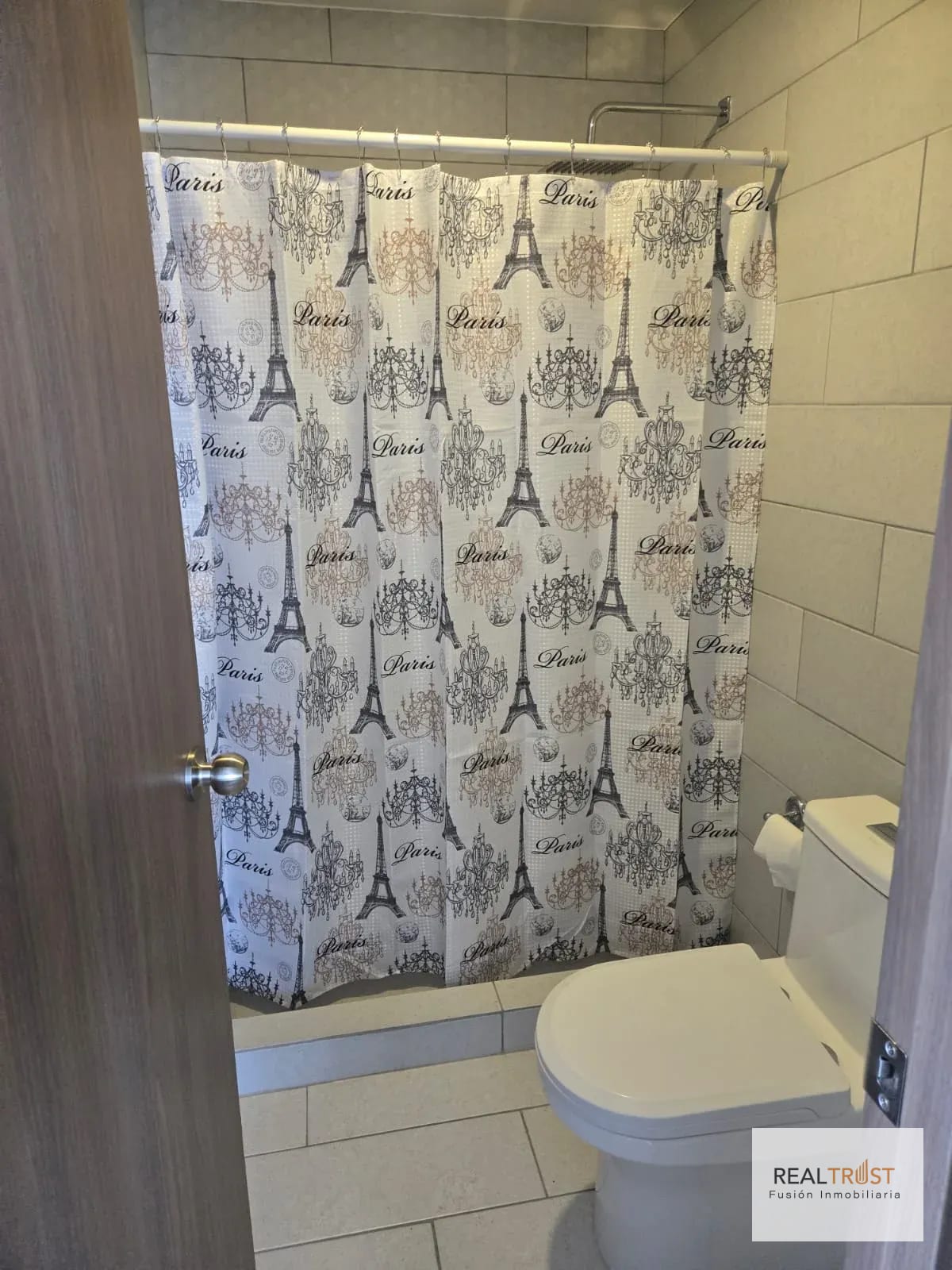 Apartamento en renta zona 10 — Apartamento en Alquiler en Zona 10, Guatemala, Ciudad — foto 14 de 16