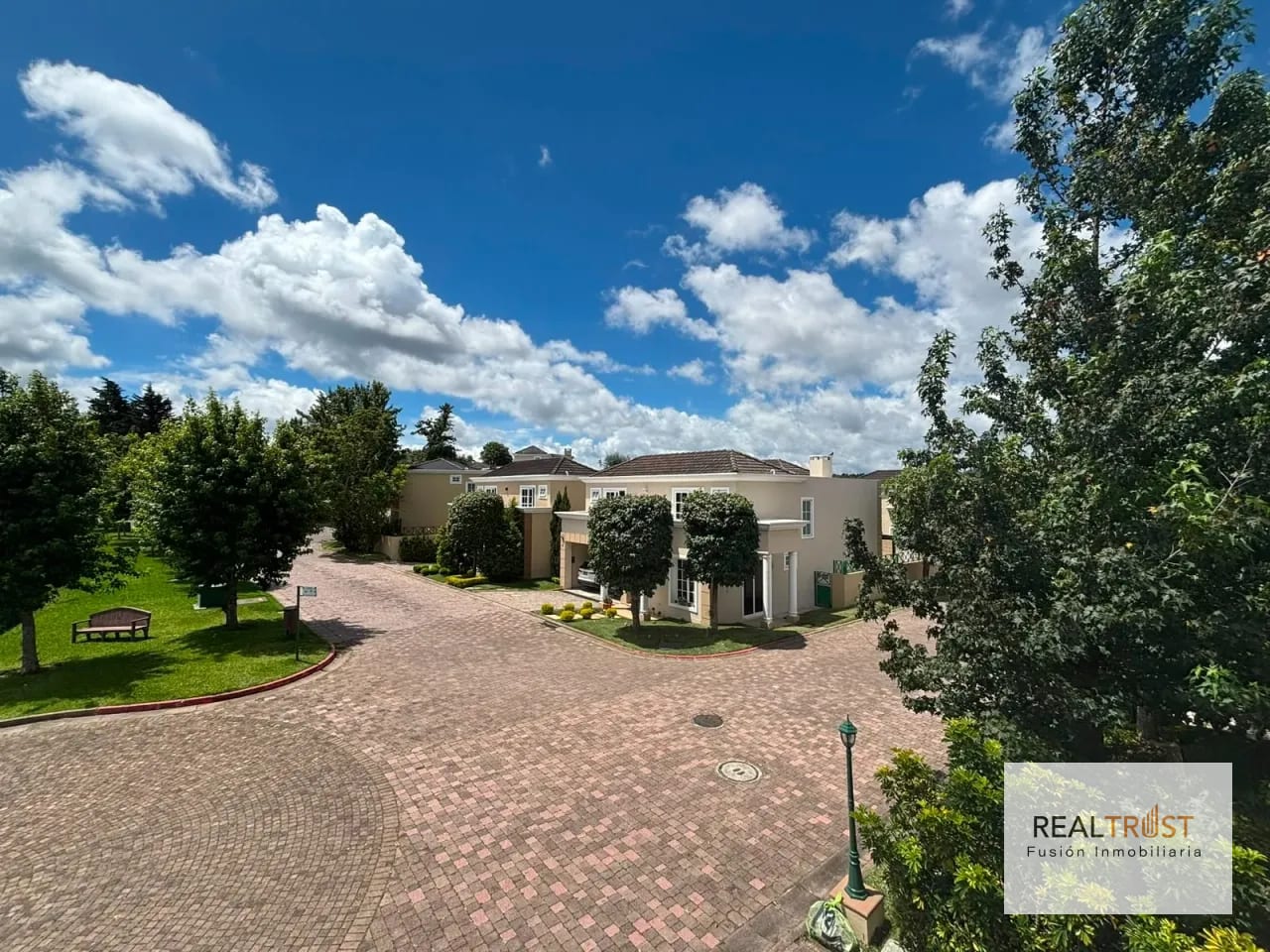 Casa en Venta en Exclusivo Condominio de Fraijanes — Casa en Venta en Fraijanes, Carretera a El Salvador, Guatemala, Ciudad — foto 10 de 16