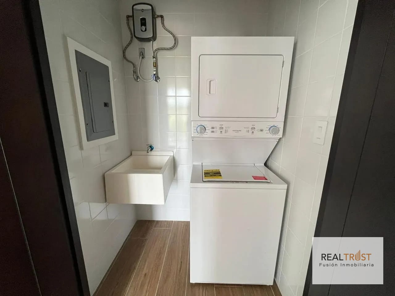 Apartamento en renta Lirios zona 16 — Apartamento en Alquiler en Zona 16, Guatemala, Ciudad — foto 7 de 17