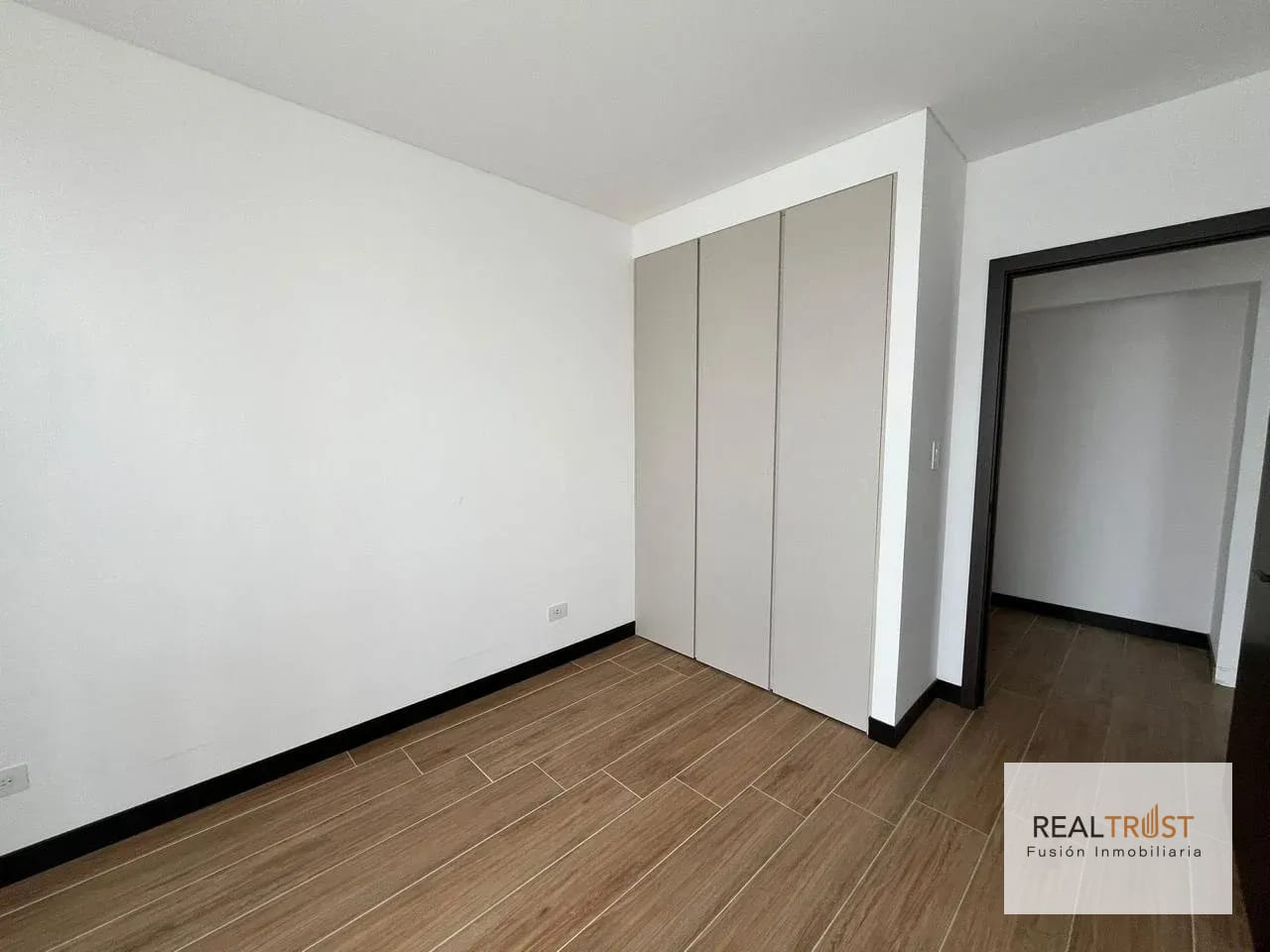 Apartamento en renta Lirios zona 16 — Apartamento en Alquiler en Zona 16, Guatemala, Ciudad — foto 12 de 17