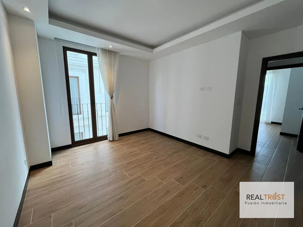 Apartamento en renta Lirios zona 16 — Apartamento en Alquiler en Zona 16, Guatemala, Ciudad — foto 13 de 17