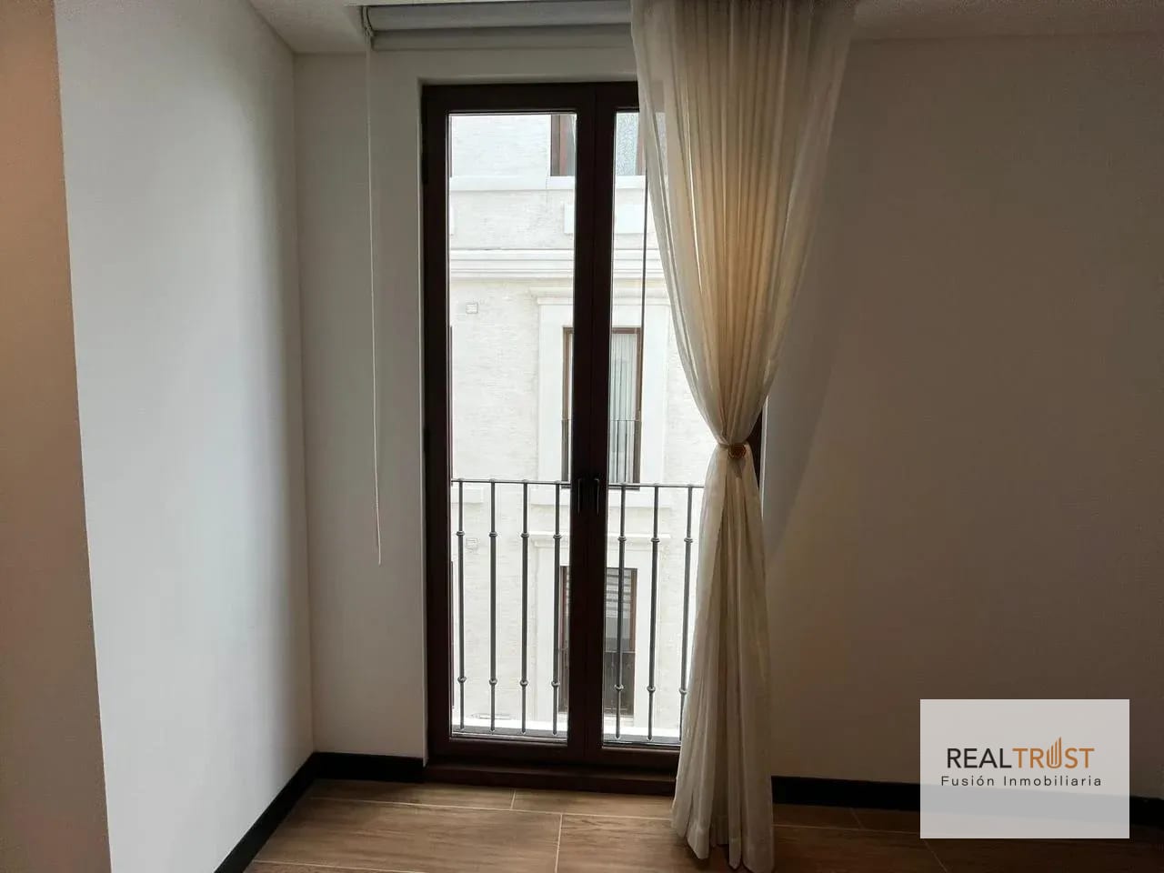 Apartamento en renta Lirios zona 16 — Apartamento en Alquiler en Zona 16, Guatemala, Ciudad — foto 14 de 17