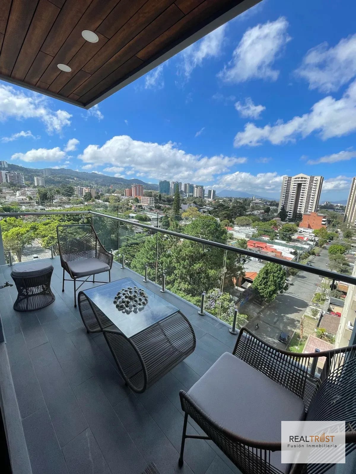 Apartamento en renta Edificio Vhista, zona 15 — Apartamento en Alquiler en Zona 15, Guatemala, Ciudad — foto 1 de 16