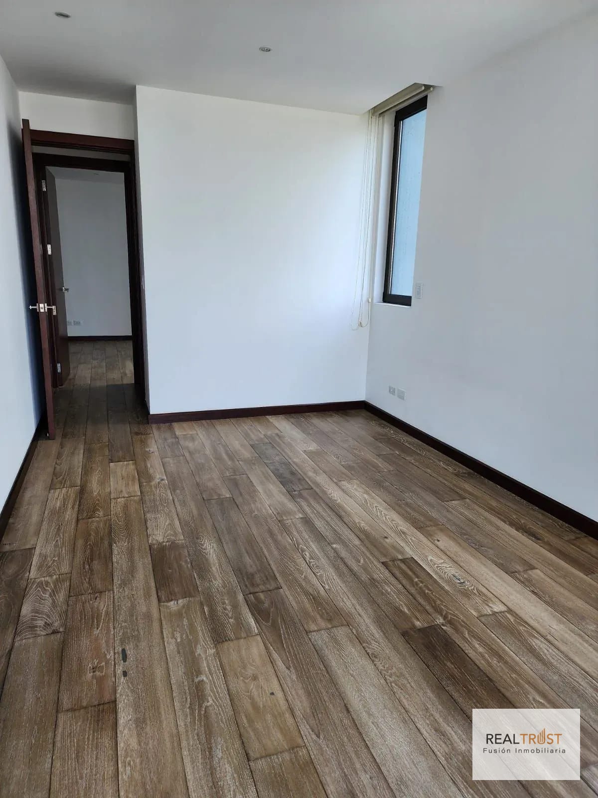 Apartamento en renta Edificio Vhista, zona 15 — Apartamento en Alquiler en Zona 15, Guatemala, Ciudad — foto 13 de 16