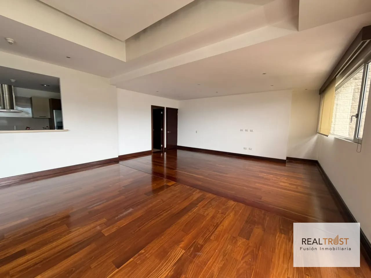 Apartamento en renta Tiffany zona 14 — Apartamento en Alquiler en Zona 14, Guatemala, Ciudad — foto 13 de 16