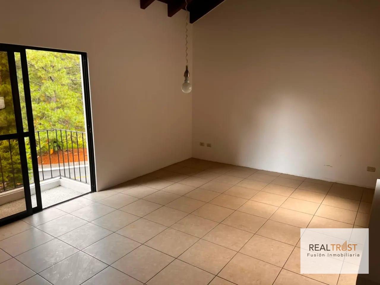 Residencia en Venta Hacienda Nueva Country Club — Casa en Venta en Carretera a El Salvador, Guatemala, Ciudad — foto 4 de 17