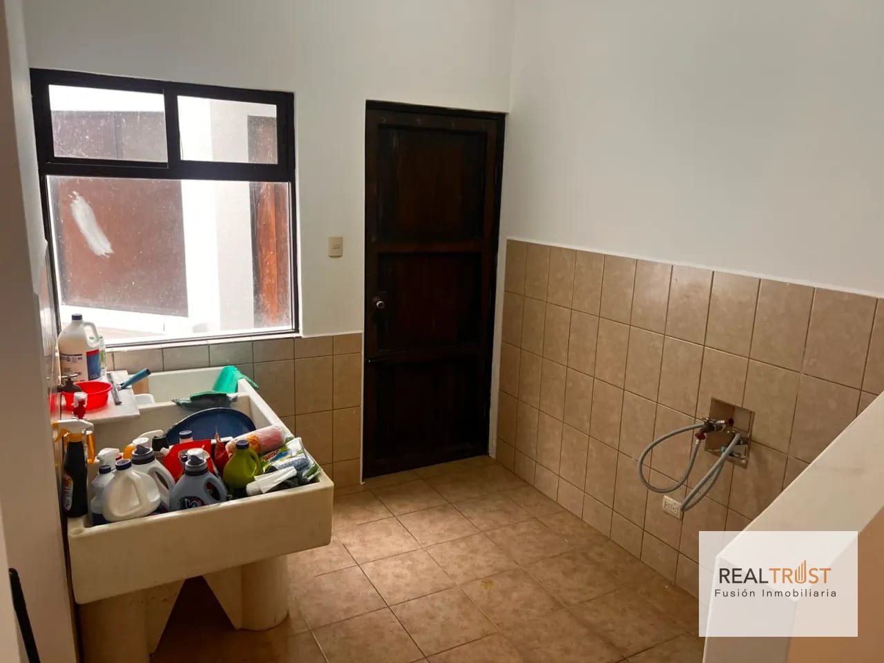 Residencia en Venta Hacienda Nueva Country Club — Casa en Venta en Carretera a El Salvador, Guatemala, Ciudad — foto 3 de 17