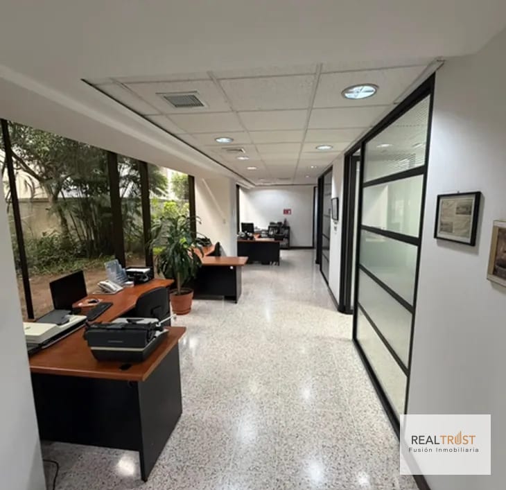 Oficinas en renta Las Margaritas — Oficina en Alquiler en Zona 10, Guatemala, Ciudad — foto 1 de 9