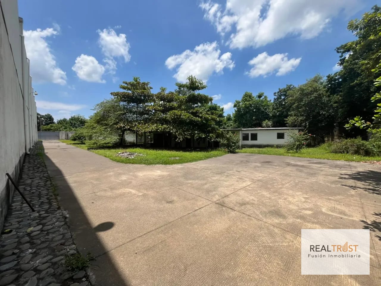 Propiedad con Bodega en Venta Retalhuleu km 185.3 — Bodega / Ofibodega en Venta en Retalhuleu, Retalhuleu — foto 1 de 15