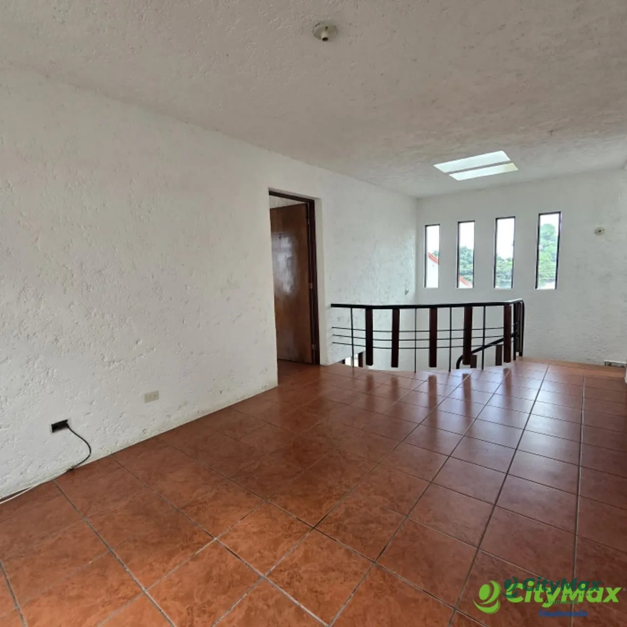 Hermosa casa en venta y renta condominio El Campestre — Casa en Venta en San Lucas Sacatepéquez, Sacatepéquez — foto 3 de 6