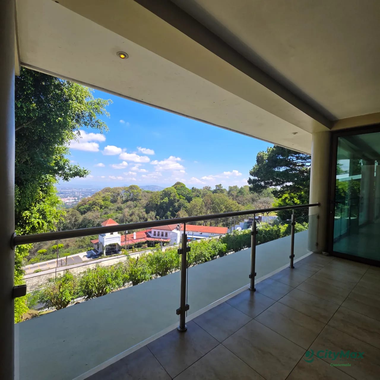 Lujosa Mansión en venta Las Nubes Ciudad Guatemala — Casa en Venta en km 11-15, Carretera a El Salvador, Guatemala, Ciudad — foto 3 de 16