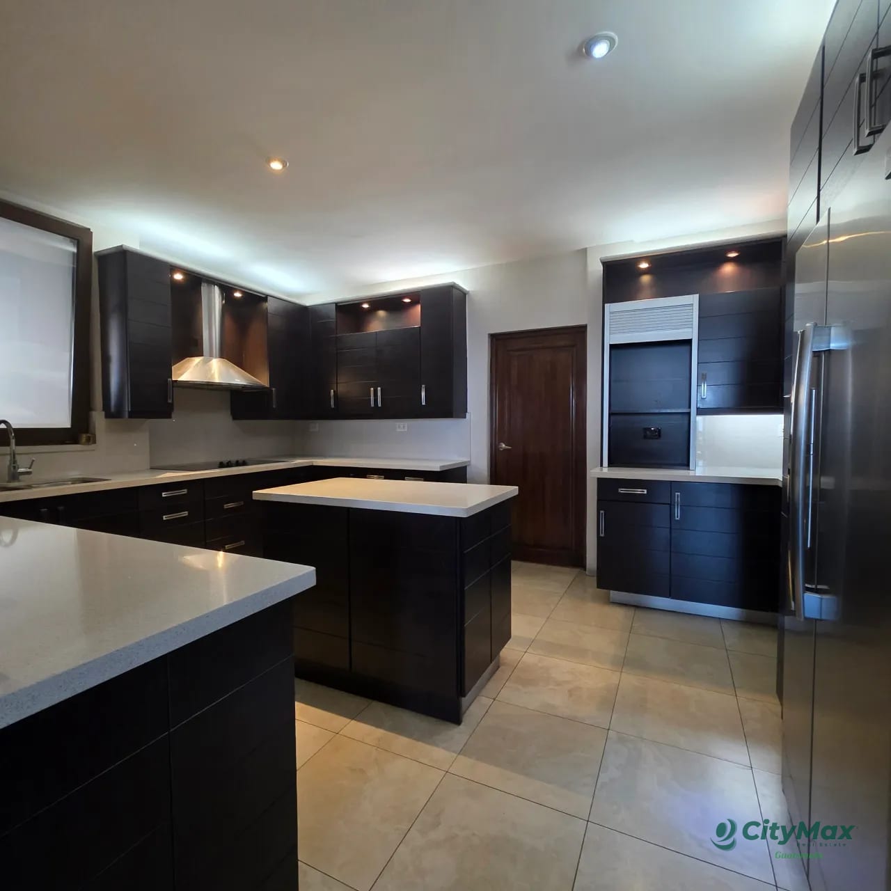 Lujosa Mansión en venta Las Nubes Ciudad Guatemala — Casa en Venta en km 11-15, Carretera a El Salvador, Guatemala, Ciudad — foto 9 de 16
