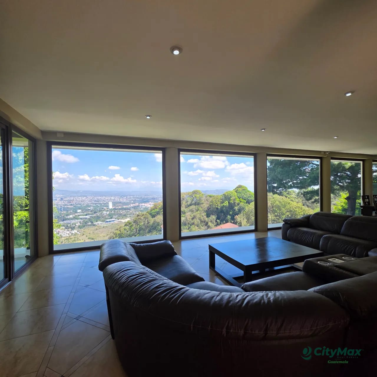 Lujosa Mansión en venta Las Nubes Ciudad Guatemala — Casa en Venta en km 11-15, Carretera a El Salvador, Guatemala, Ciudad — foto 4 de 16