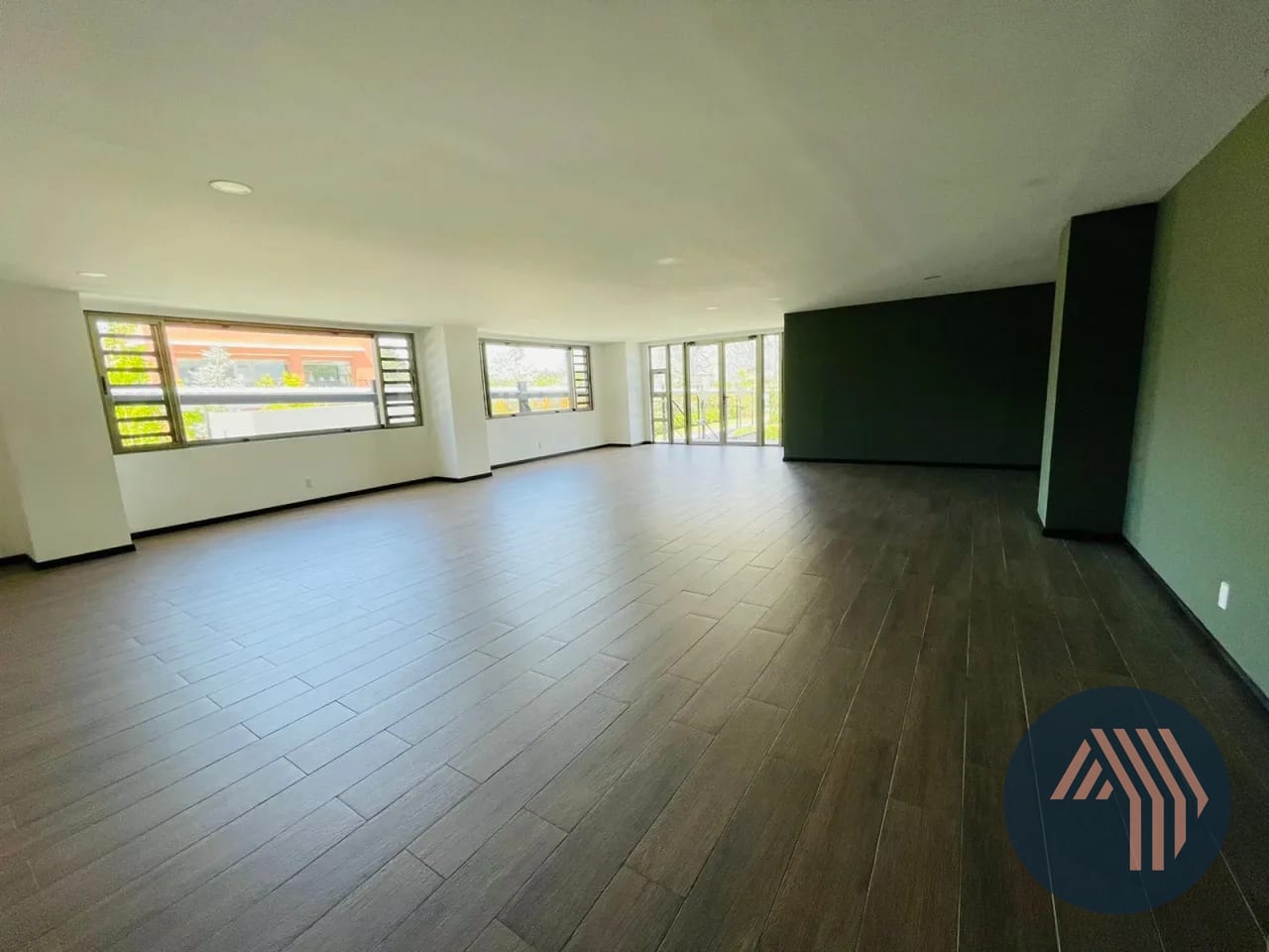 Venta Apartamentos con Jardín - Plaza Segheria, Zona 14 — Apartamento en Venta en Segheria, Zona 14, Guatemala, Ciudad — foto 5 de 17