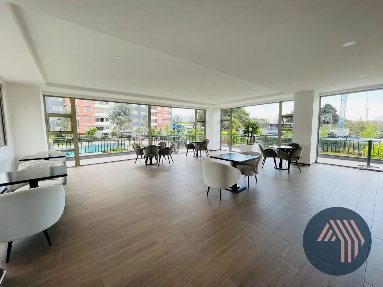 Venta Apartamentos con Jardín - Plaza Segheria, Zona 14 — Apartamento en Venta en Segheria, Zona 14, Guatemala, Ciudad — foto 9 de 17