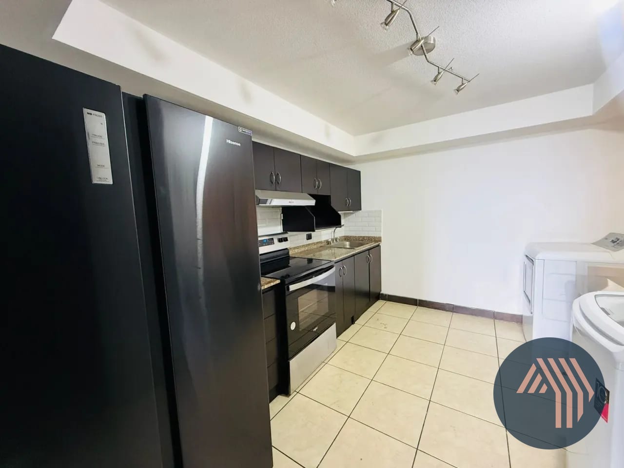 VENTA DE CÓMODO APARTAMENTO - BOSQUES DE EUSKADI, ZONA 16 — Apartamento en Venta en Bosques de Euskadi, Zona 16, Guatemala, Ciudad — foto 3 de 15
