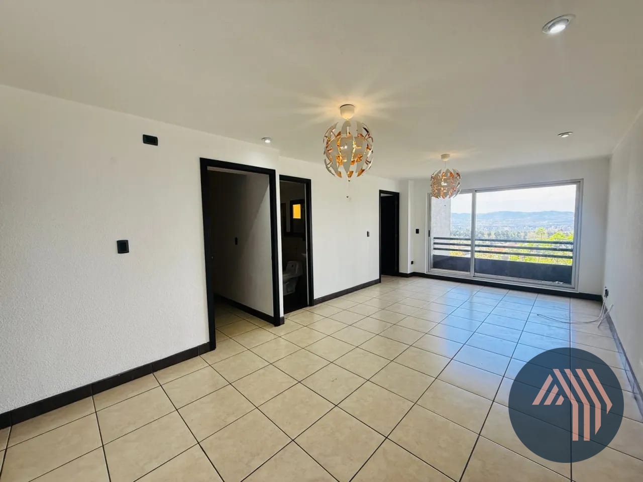 VENTA DE CÓMODO APARTAMENTO - BOSQUES DE EUSKADI, ZONA 16 — Apartamento en Venta en Bosques de Euskadi, Zona 16, Guatemala, Ciudad — foto 1 de 15