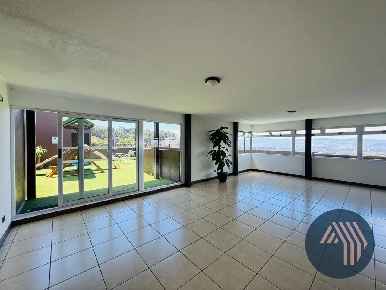 VENTA DE CÓMODO APARTAMENTO - BOSQUES DE EUSKADI, ZONA 16 — Apartamento en Venta en Bosques de Euskadi, Zona 16, Guatemala, Ciudad — foto 11 de 15