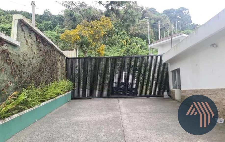 VENTA DE AMPLIA PROPIEDAD - MONTEBELLO, KM 9.5 CARR. SALVADOR — Casa en Venta en Montebello I, Carretera a El Salvador, Guatemala, Ciudad — foto 2 de 17