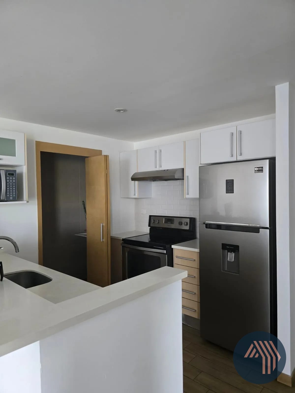 ALQUILER DE CÉNTRICO APARTAMENTO - CITYHAUS, ZONA 10 — Apartamento en Alquiler en City Haus, Zona 10, Guatemala, Ciudad — foto 4 de 9
