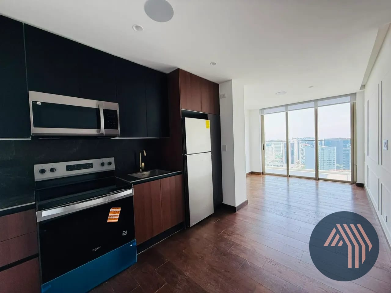 ALQUILER DE CÉNTRICOS APARTAMENTOS - ATARAH, ZONA 10 — Apartamento en Alquiler en Atarah, Zona 10, Guatemala, Ciudad — foto 1 de 17