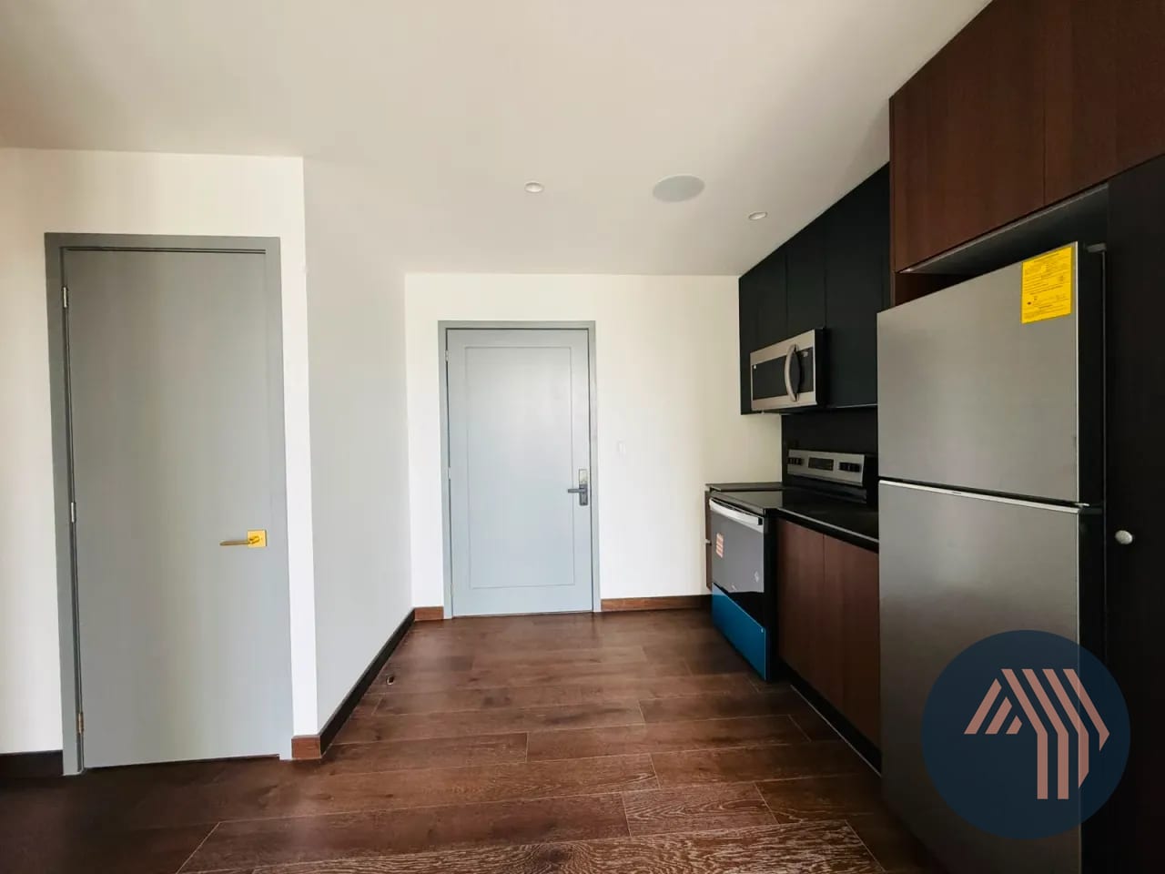 ALQUILER DE CÉNTRICOS APARTAMENTOS - ATARAH, ZONA 10 — Apartamento en Alquiler en Atarah, Zona 10, Guatemala, Ciudad — foto 11 de 17