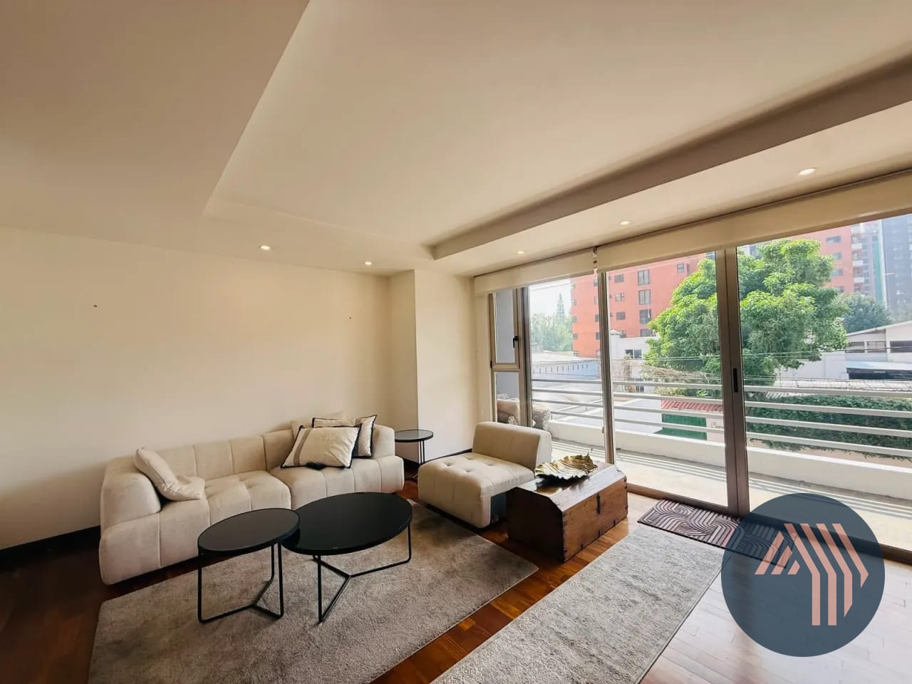 VENTA DE AMPLIO Y CÉNTRICO APARTAMENTO - ARIA, ZONA 10 — Apartamento en Venta en Aria, Zona 10, Guatemala, Ciudad — foto 2 de 8