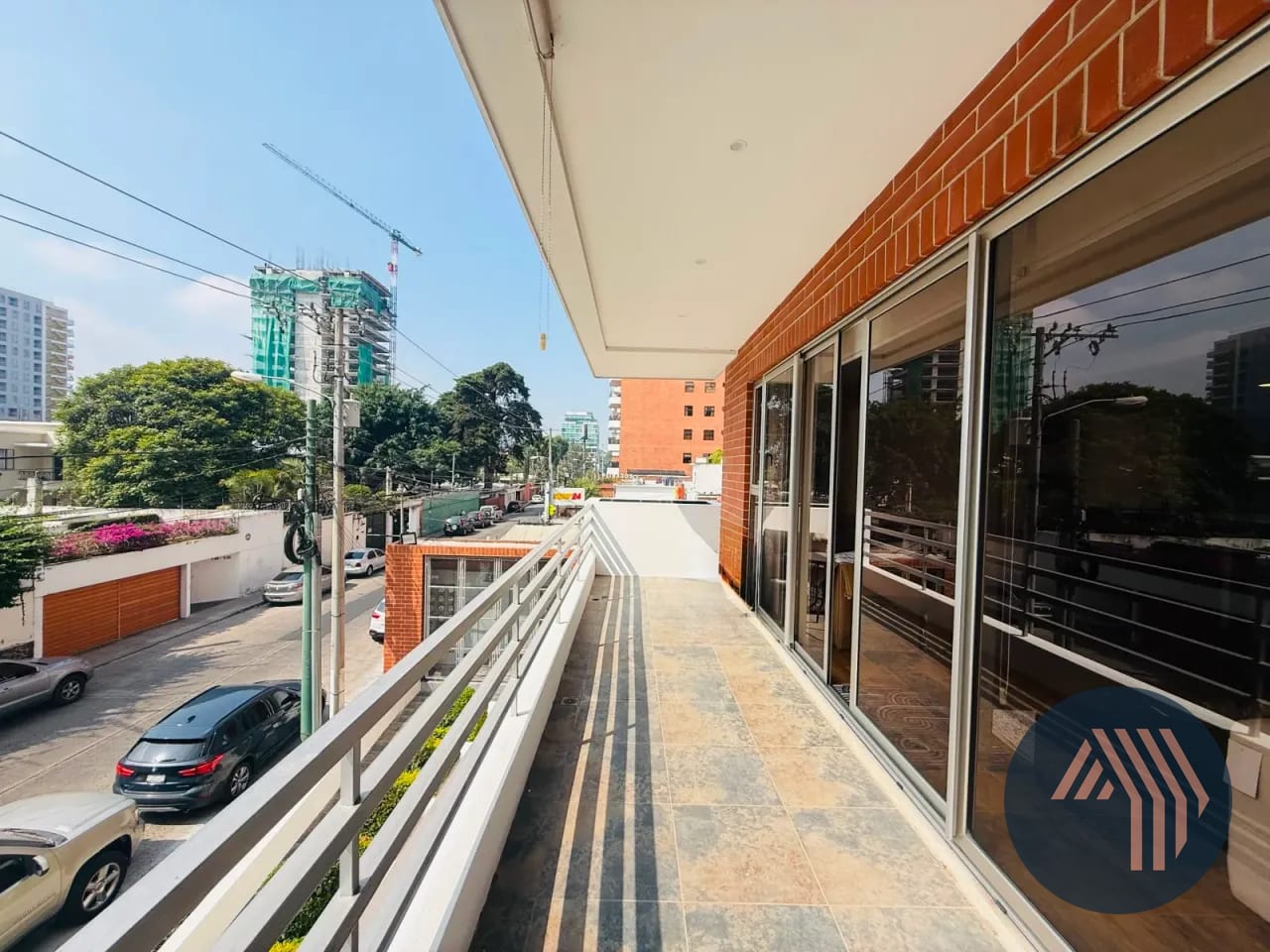 VENTA DE AMPLIO Y CÉNTRICO APARTAMENTO - ARIA, ZONA 10 — Apartamento en Venta en Aria, Zona 10, Guatemala, Ciudad — foto 5 de 8