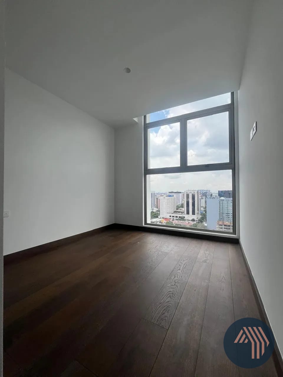 Venta Apartamento con Hermosas Vistas - Atarah, Zona 10 — Apartamento en Venta en Atarah, Zona 10, Guatemala, Ciudad — foto 4 de 7