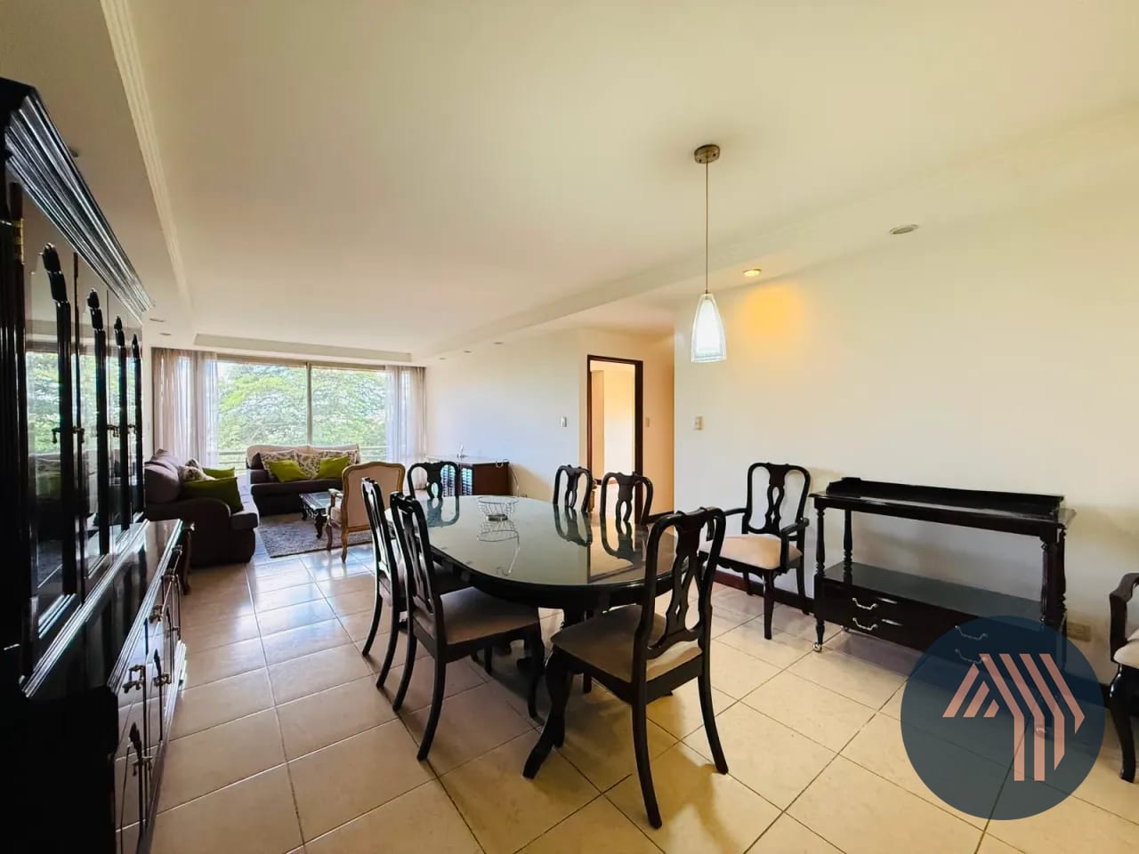 Alquiler de Céntrico Apartamento - Jardines del Acueducto, Zona 10 — Apartamento en Alquiler en Jardines del Acueducto, Zona 10, Guatemala, Ciudad — foto 2 de 16