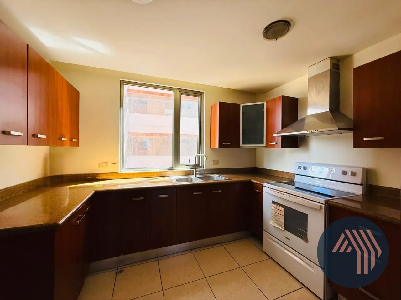 Alquiler de Céntrico Apartamento - Jardines del Acueducto, Zona 10 — Apartamento en Alquiler en Jardines del Acueducto, Zona 10, Guatemala, Ciudad — foto 9 de 16