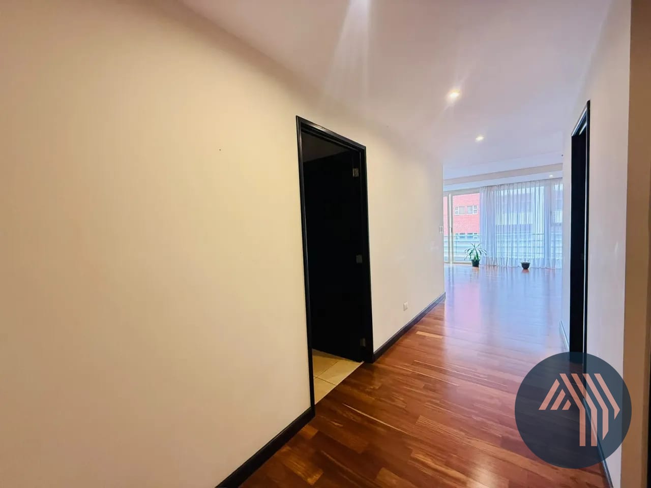 Alquiler de Amplio y Céntrico Apartamento - Aria, Zona 10 — Apartamento en Alquiler en Aria, Zona 10, Guatemala, Ciudad — foto 2 de 12