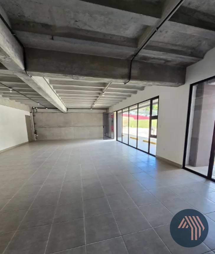 Alquiler de Amplia Bodega 484.37MT2 - Bouganvillias, Zona 18 — Bodega / Ofibodega en Alquiler en Zona 18, Guatemala, Ciudad — foto 8 de 15