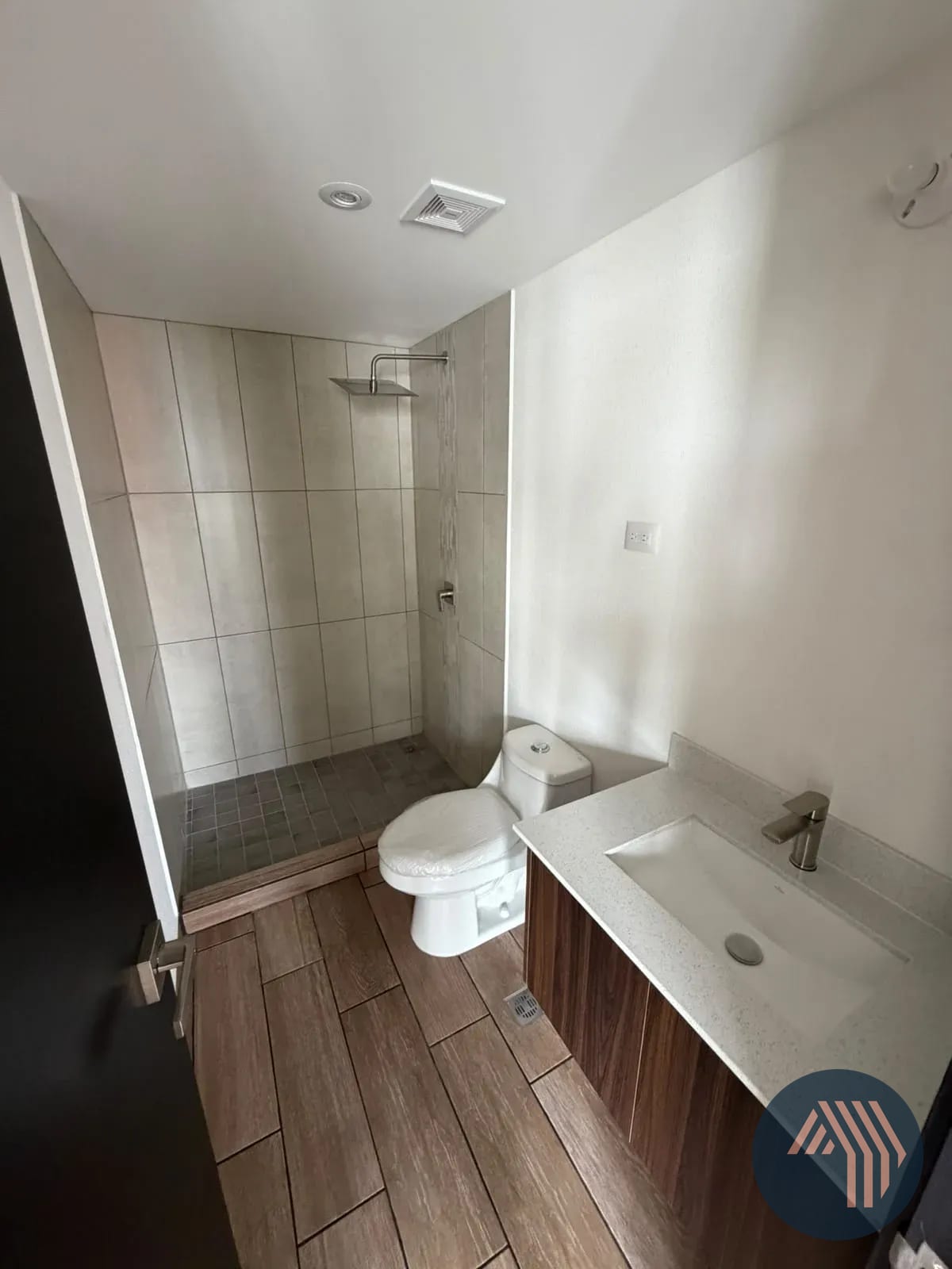 Alquiler de Apartamento para Estrenar - San Isidro 20/21, Zona 16 — Apartamento en Alquiler en San Isidro 20/21, Zona 16, Guatemala, Ciudad — foto 8 de 10