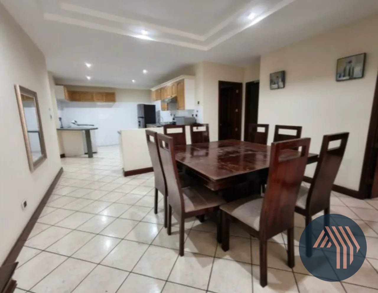 Alquiler de Cómodo Apartamento - Milenia, Zona 10 — Apartamento en Alquiler en Milenia, Zona 10, Guatemala, Ciudad — foto 2 de 10