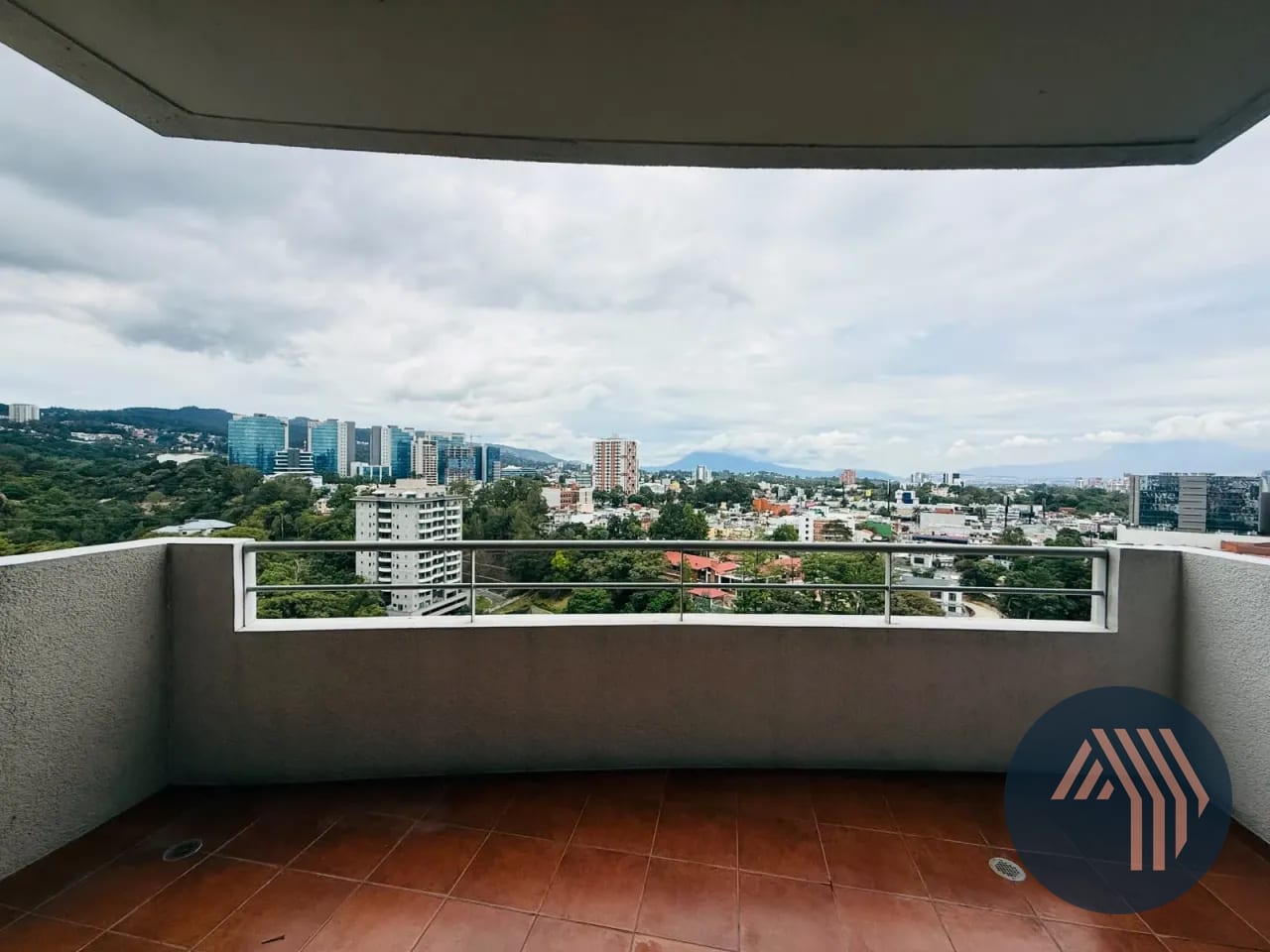 Alquiler de Amplio y Lindo Apartamento - Botticelli, Zona 15 — Apartamento en Alquiler en Botticelli II, Zona 15, Guatemala, Ciudad — foto 5 de 17